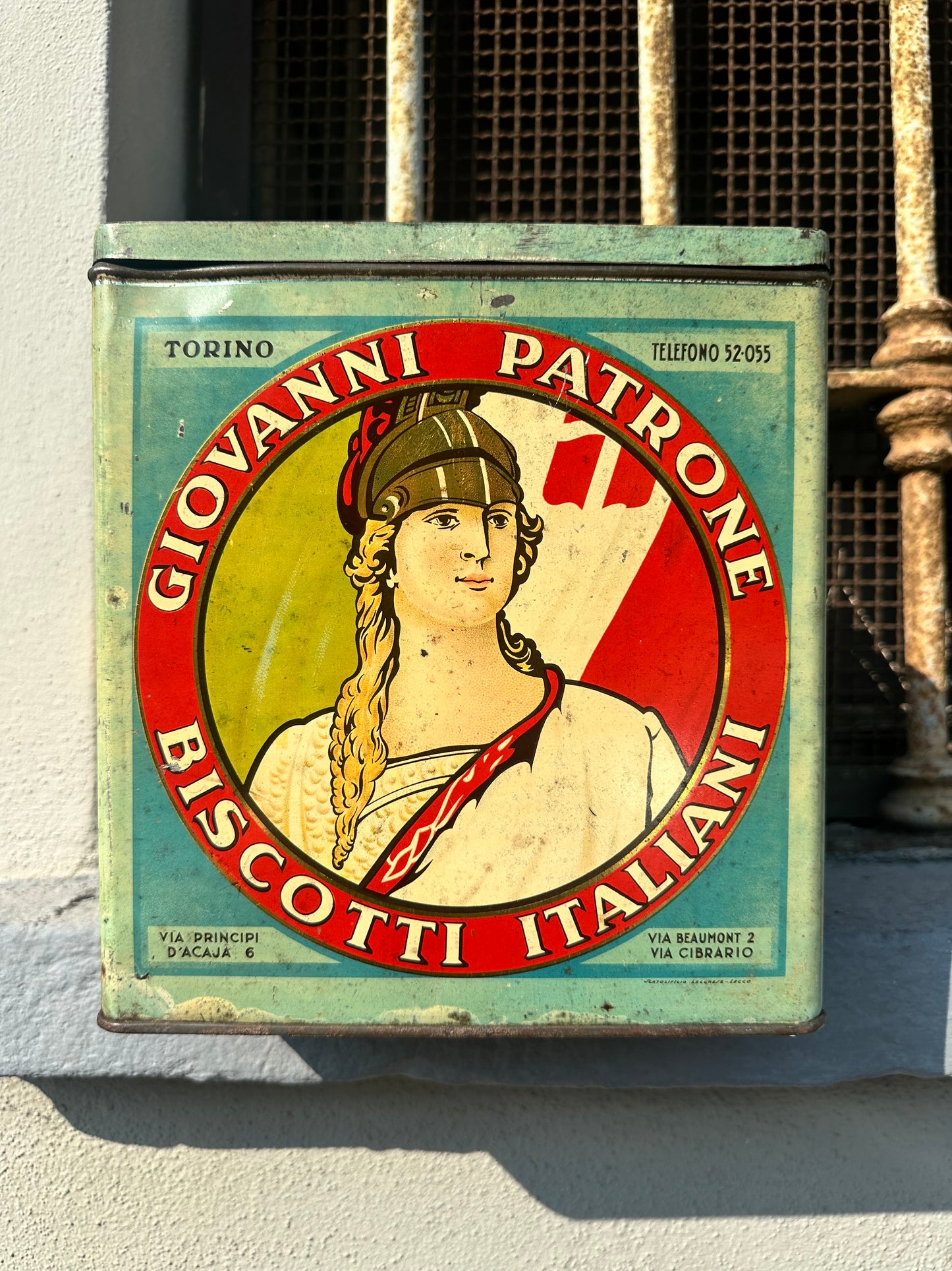 Latta pubblicitaria litografata Giovanni Patrone Biscotti Torino