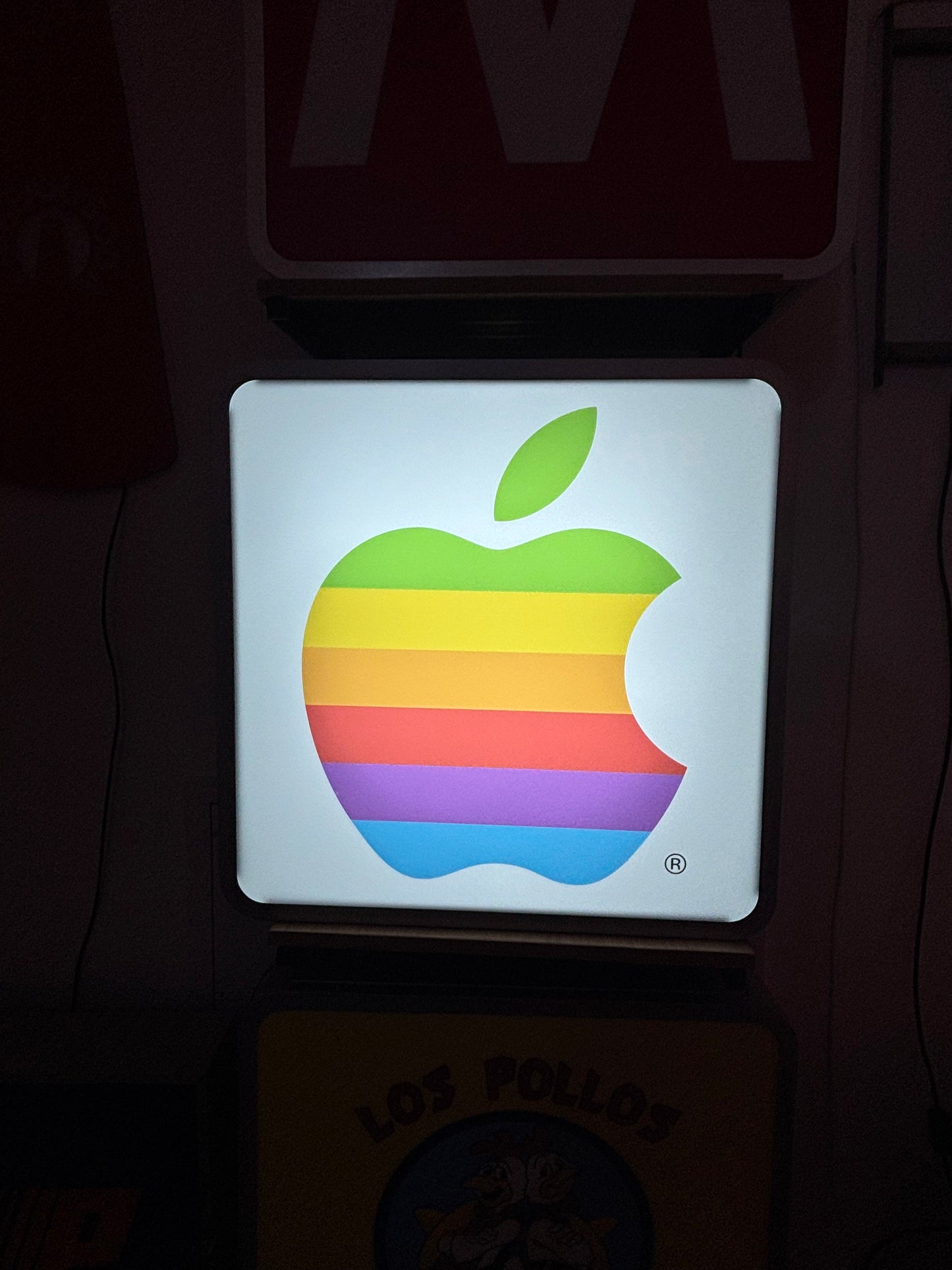 Cassonetto luminoso - Apple