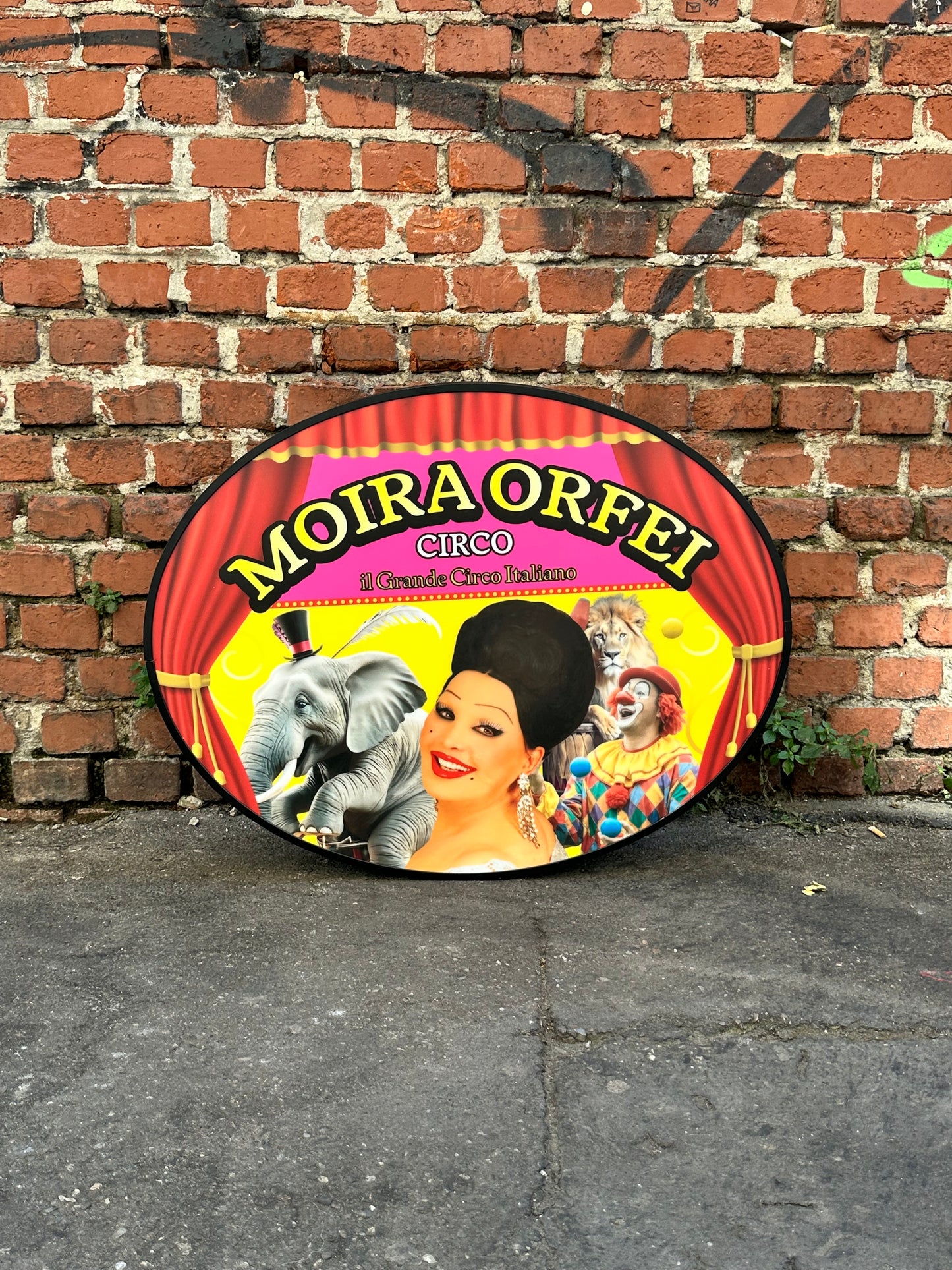 Insegna luminosa - Moira Orfei