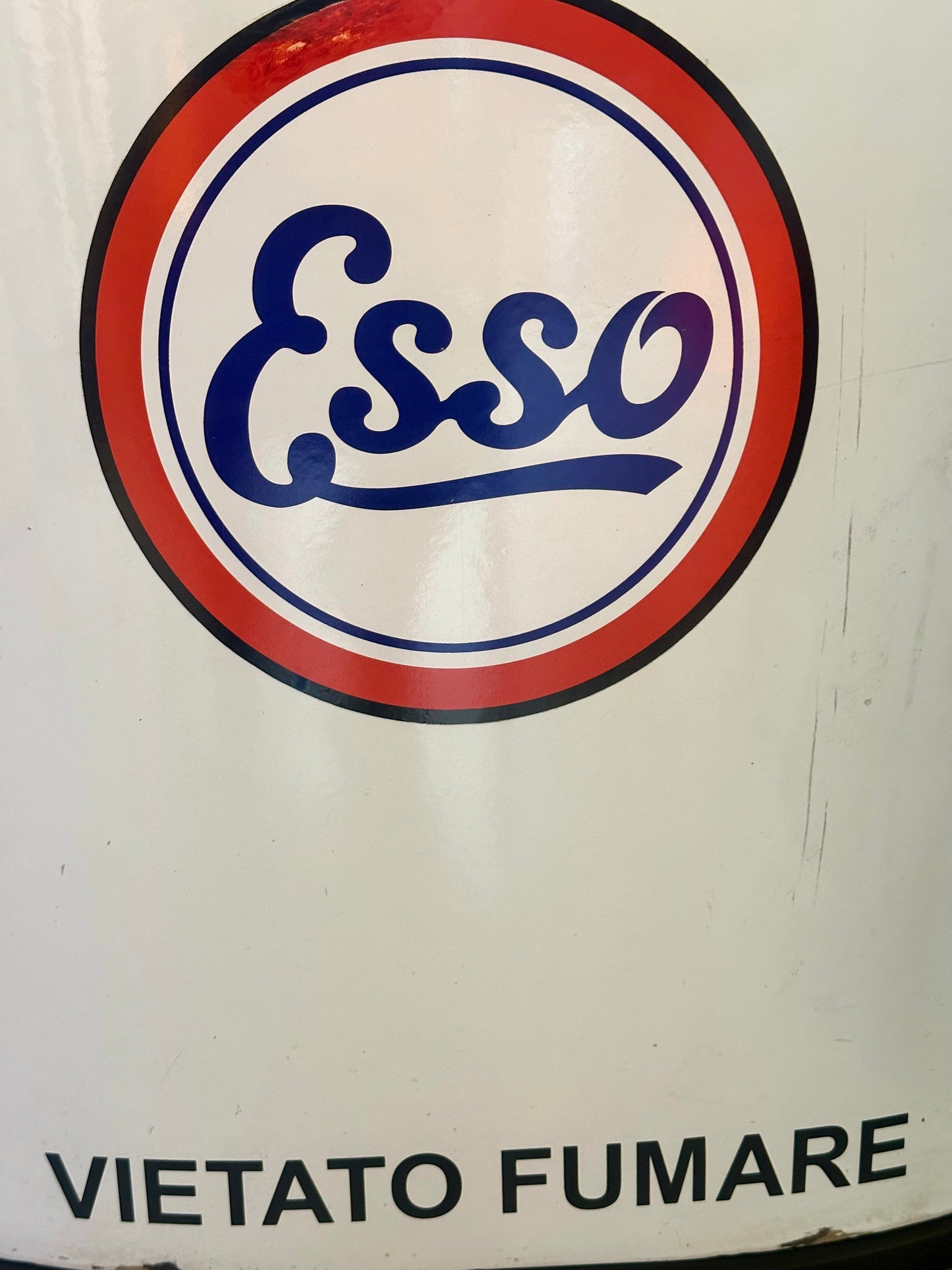 Distributore di benzina smaltato - Esso