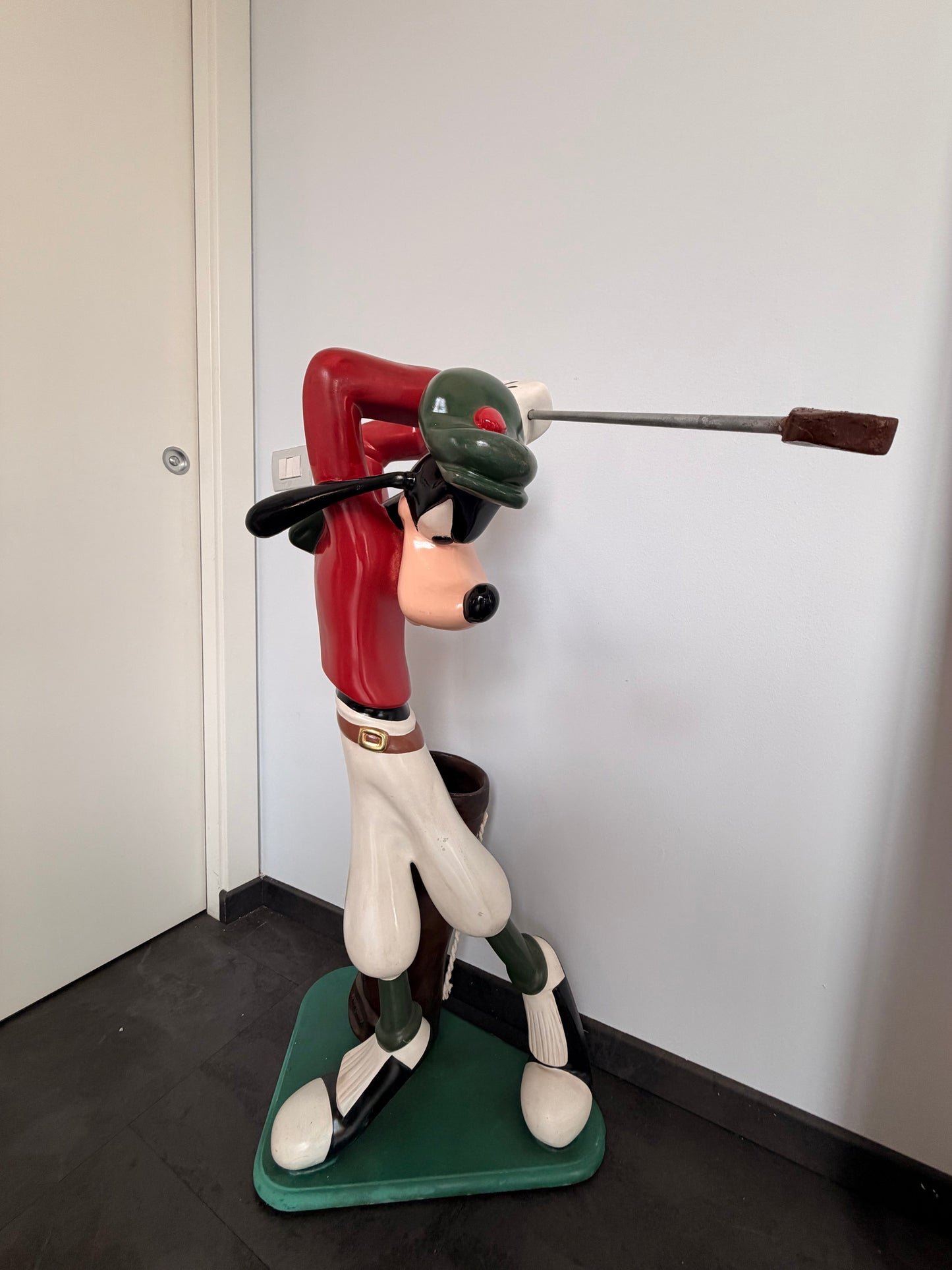 Statua originale Disney - Pippo Golfista