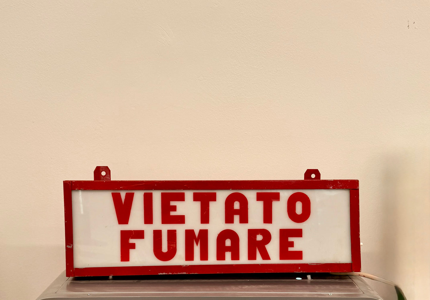 Insegna luminosa originale vietato fumare