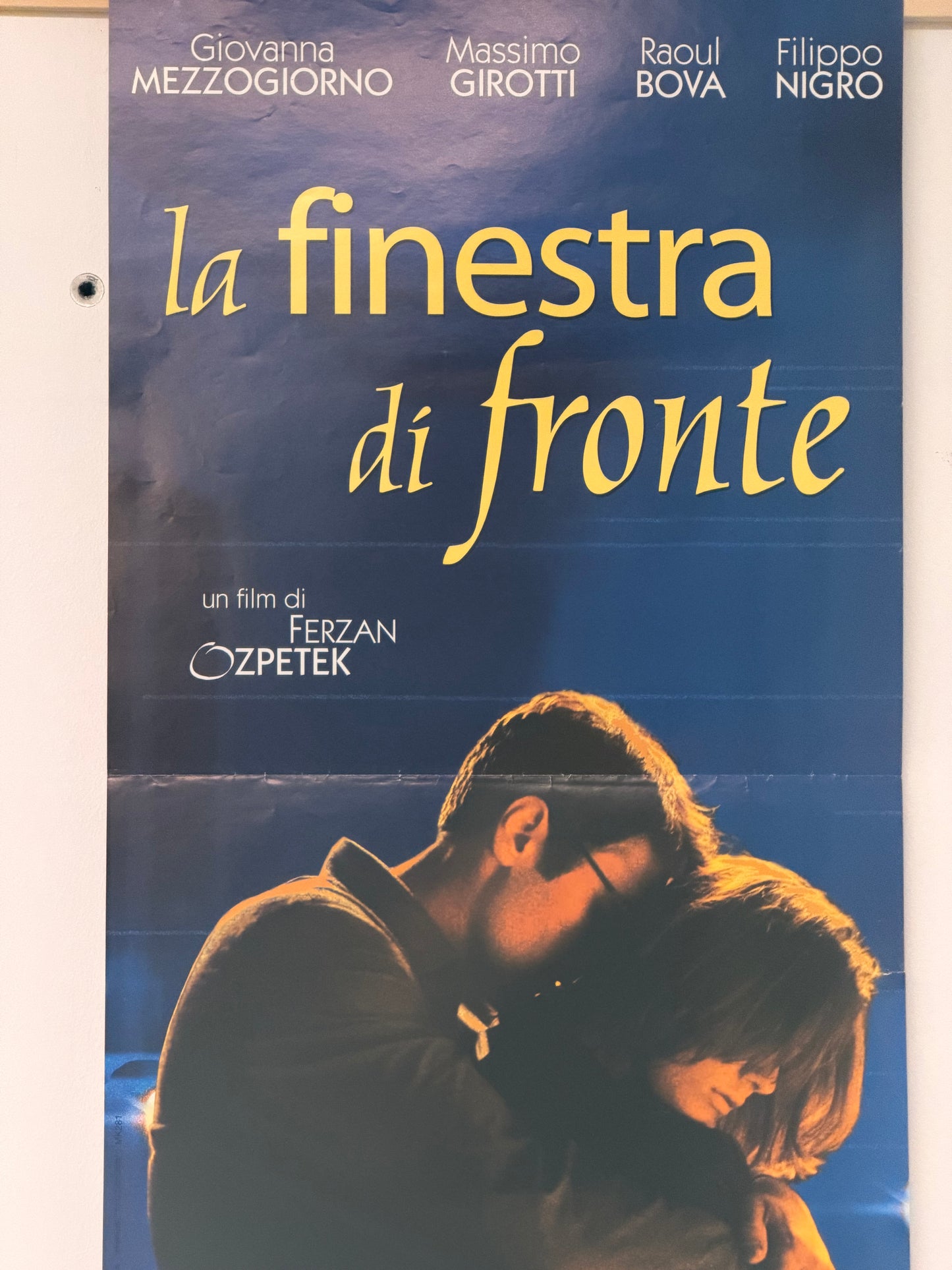 Locandina di cinema - La finestra di fronte (Ferzan Ozpetek)