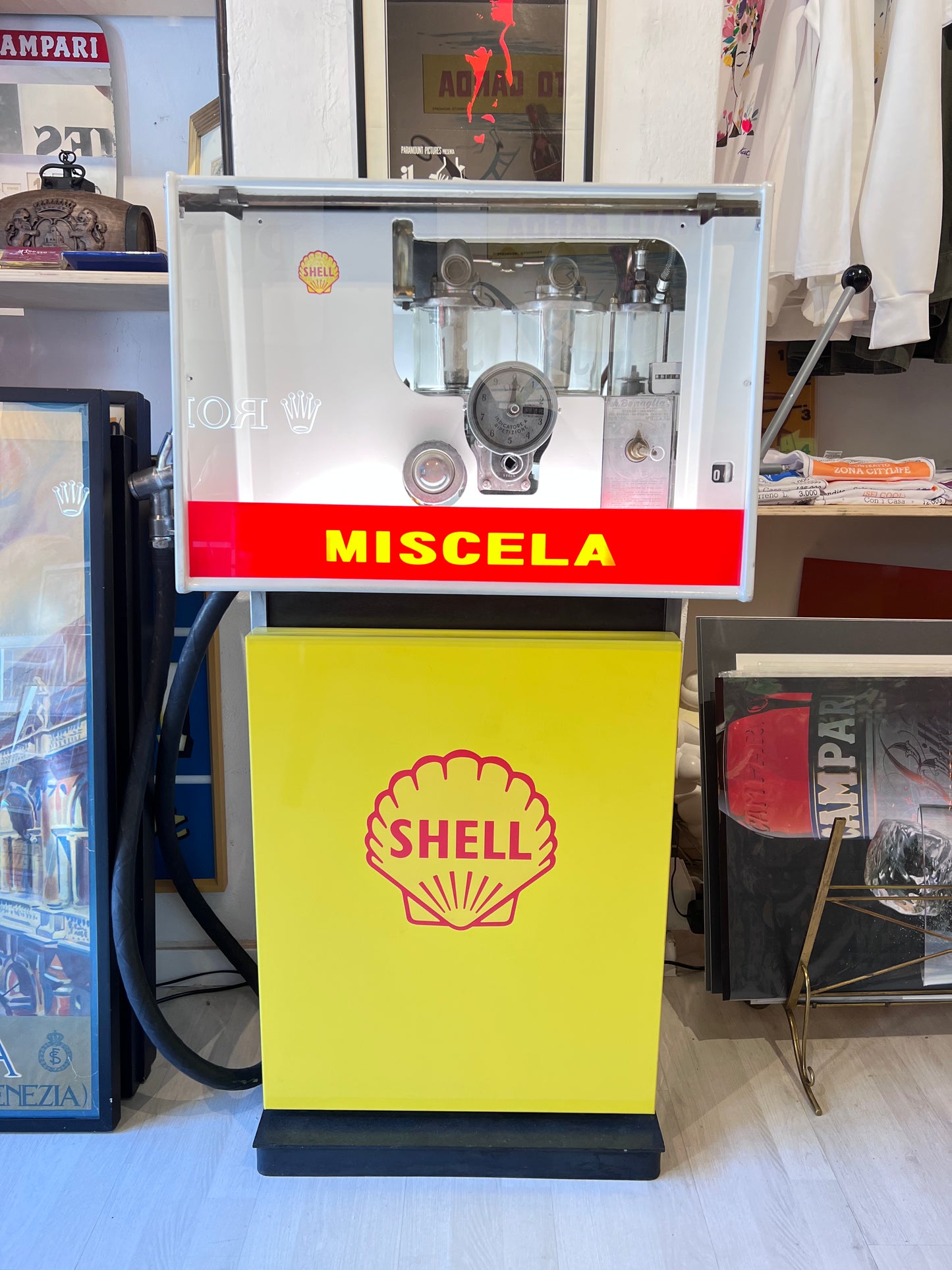 Pompa di benzina - miscela Shell