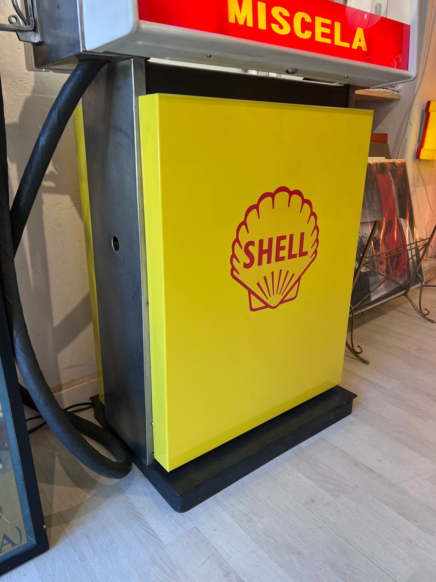 Pompa di benzina - miscela Shell