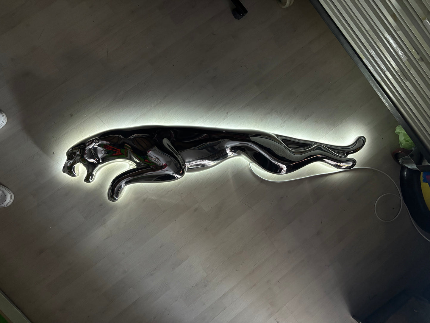 Insegna luminosa Jaguar