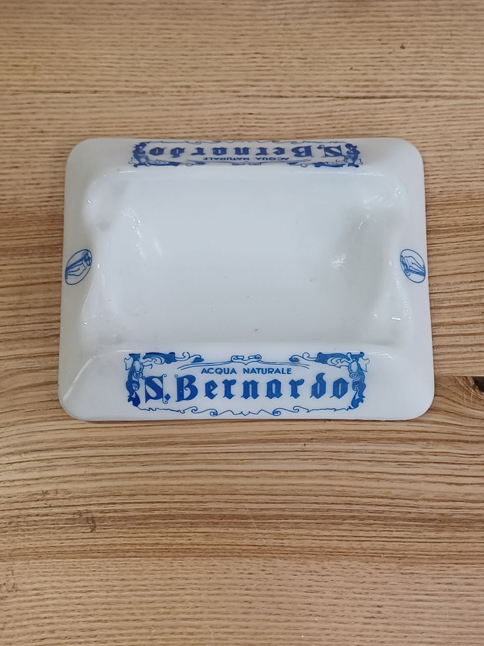 Posacenere pubblicitario Acqua San Bernardo