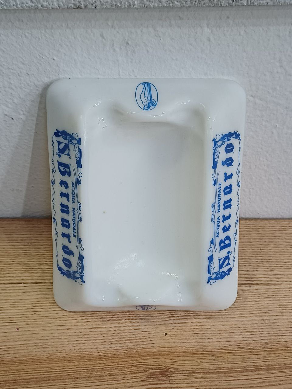 Posacenere pubblicitario Acqua San Bernardo