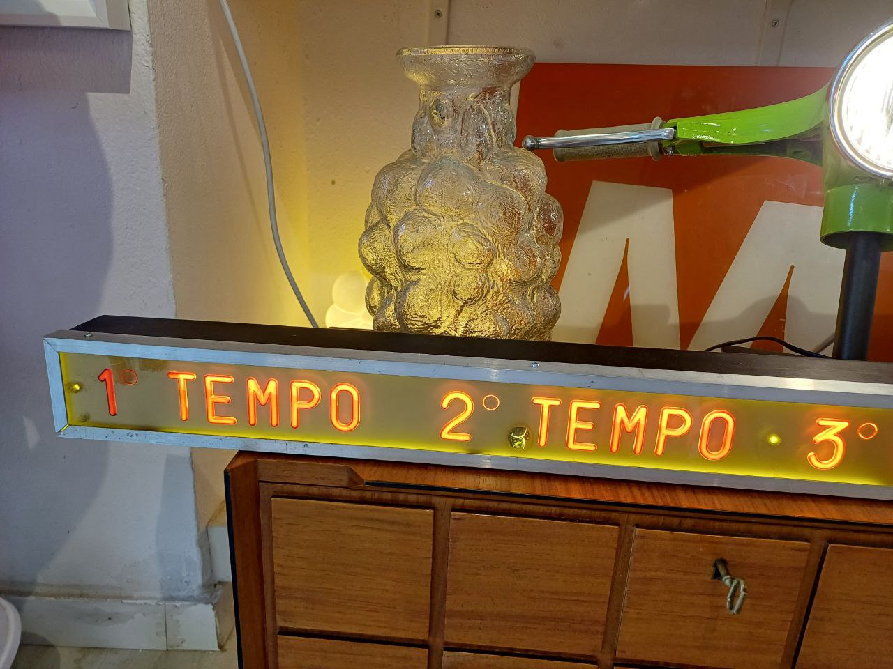 Insegna originale di cinema anni '80