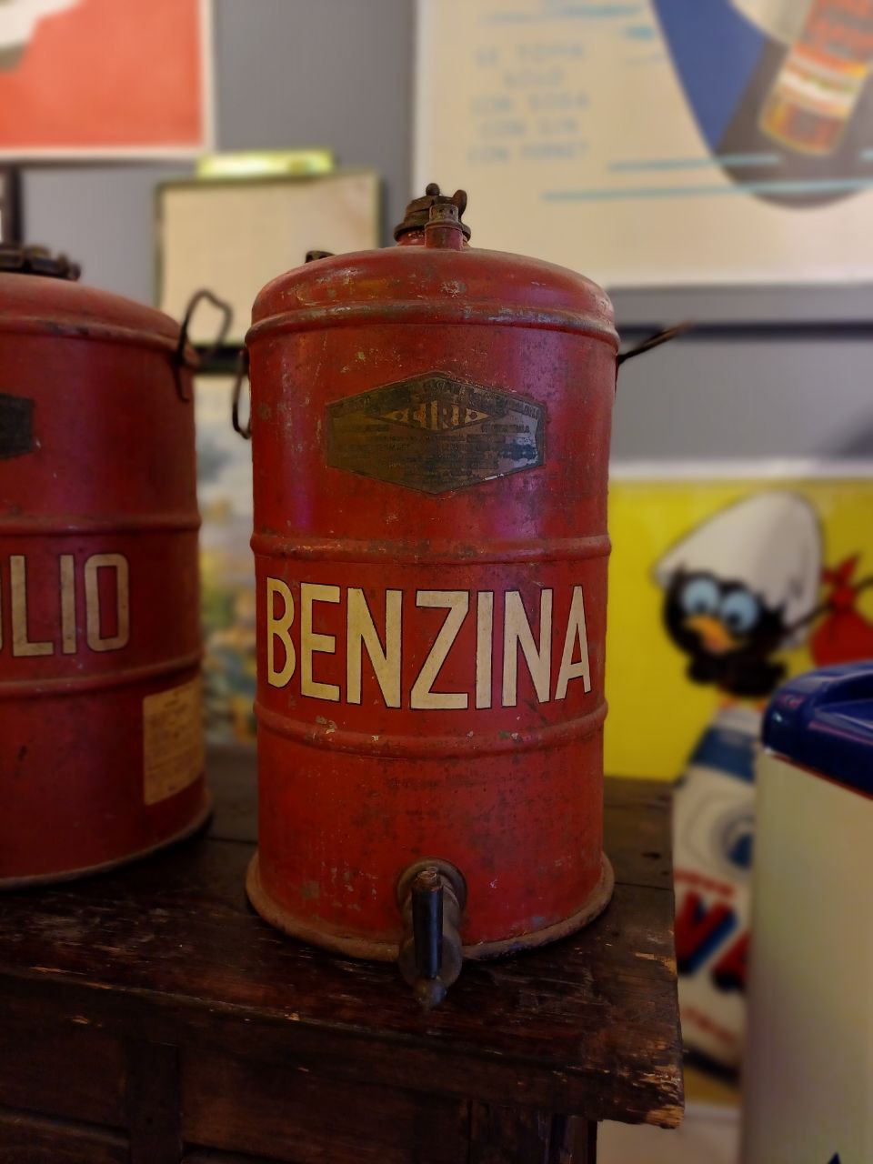 Distributori in metallo da drogheria - Benzina - CIRI Milano