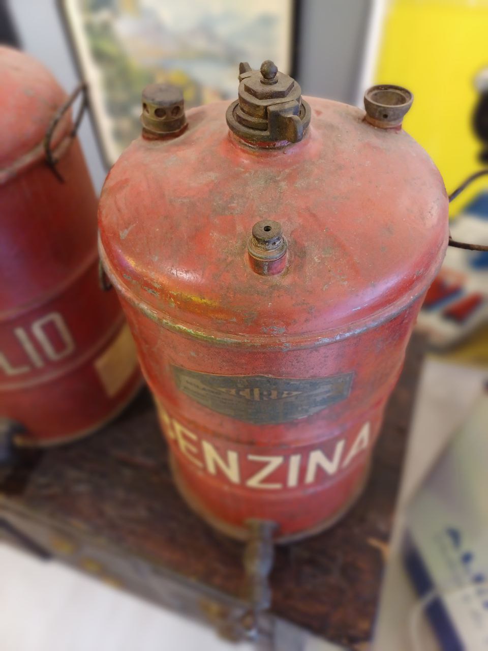 Distributori in metallo da drogheria - Benzina - CIRI Milano