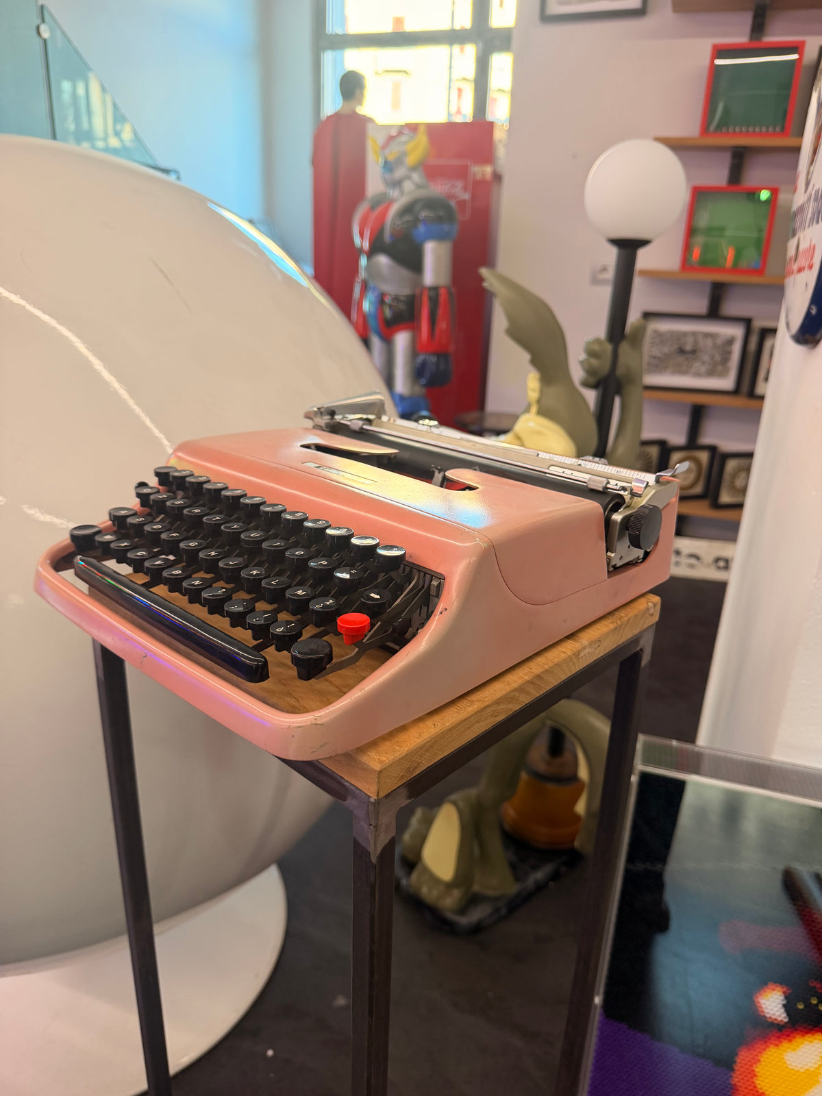 Macchina da scrivere originale Olivetti Lettera 22 versione rossa rara