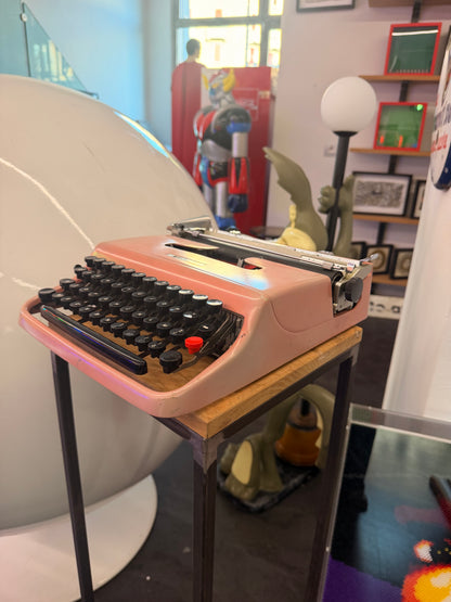 Macchina da scrivere originale Olivetti Lettera 22 versione rossa rara