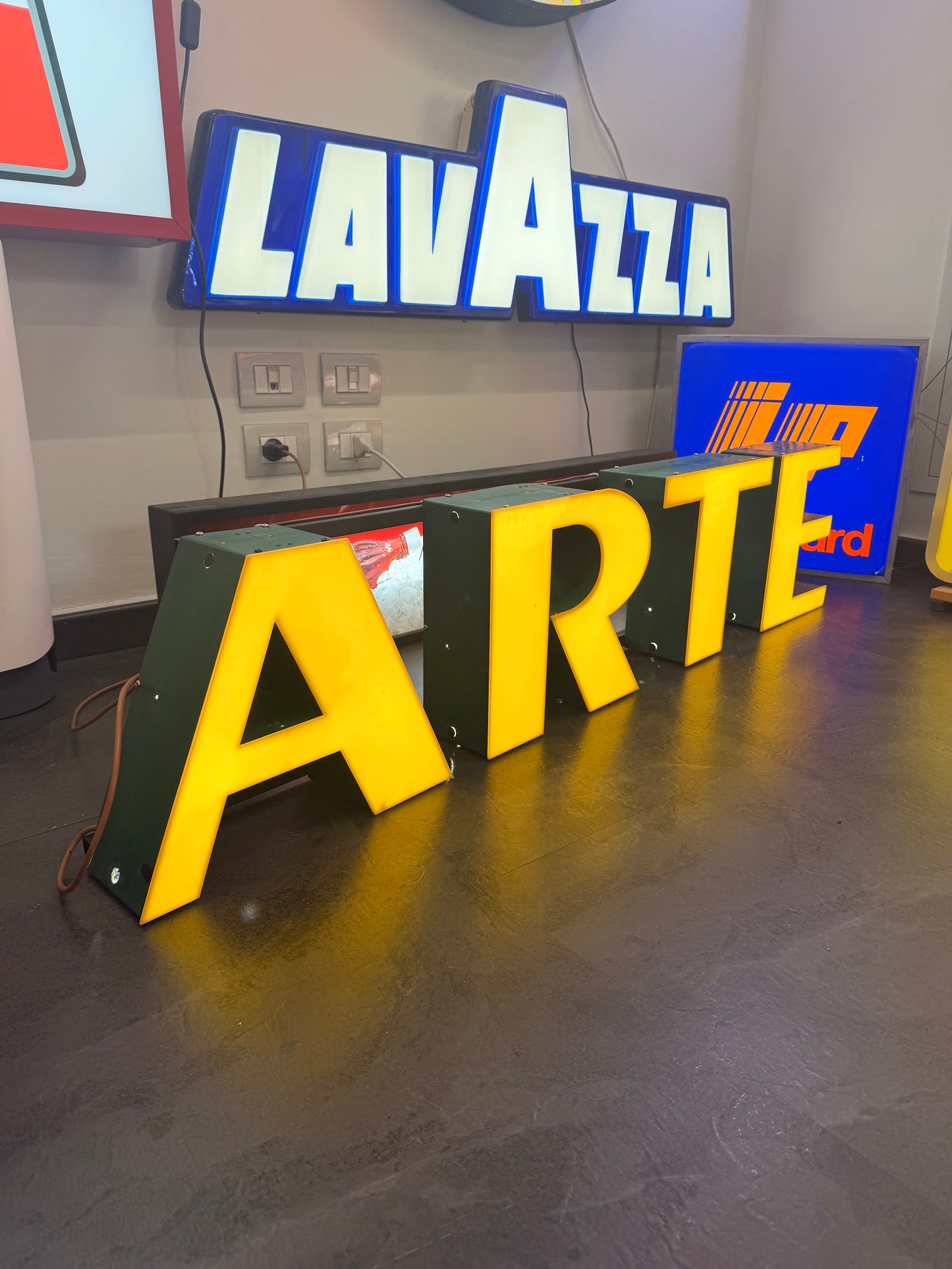 Insegna luminosa - Arte’70