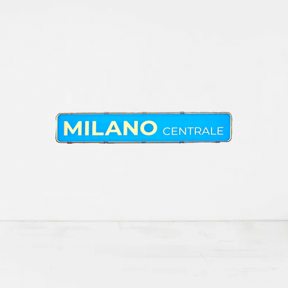 Insegna luminosa - Milano stazione centrale