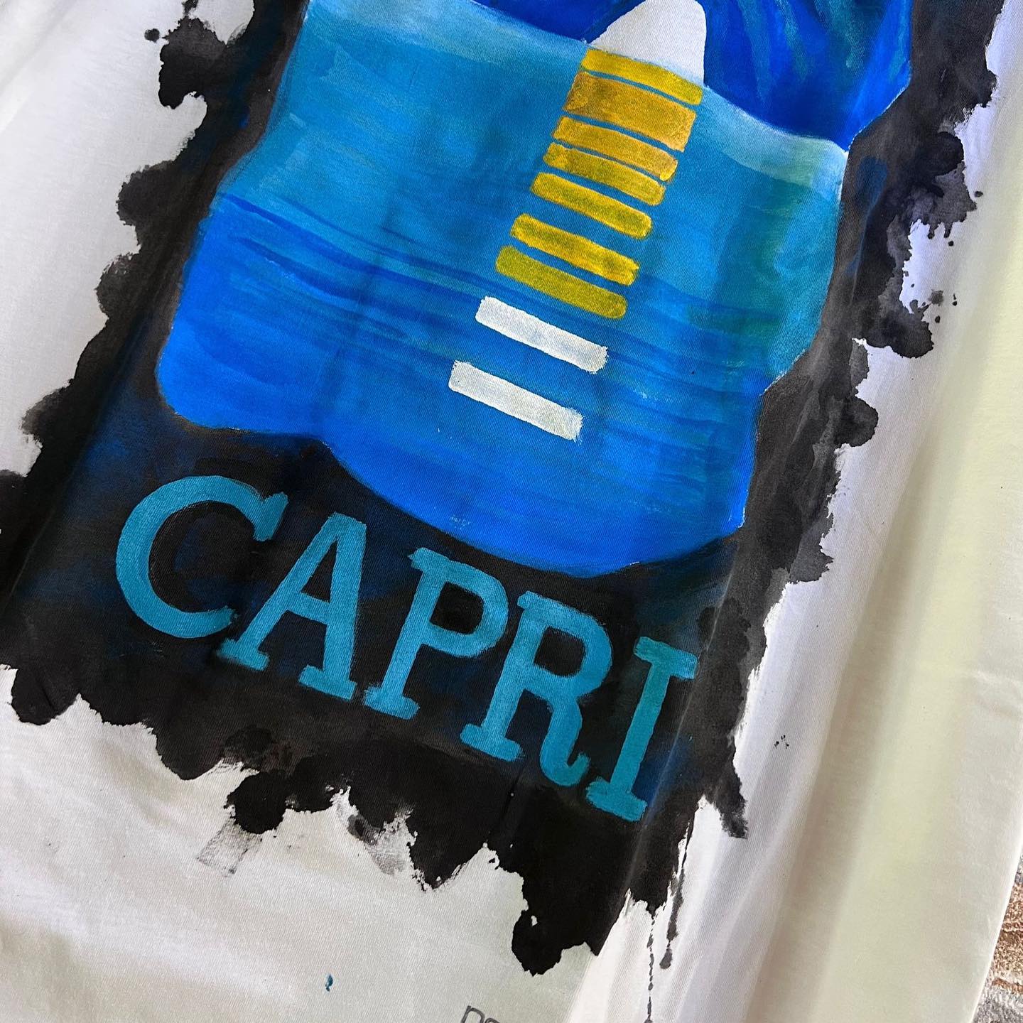 🔹 T-shirt - CAPRI