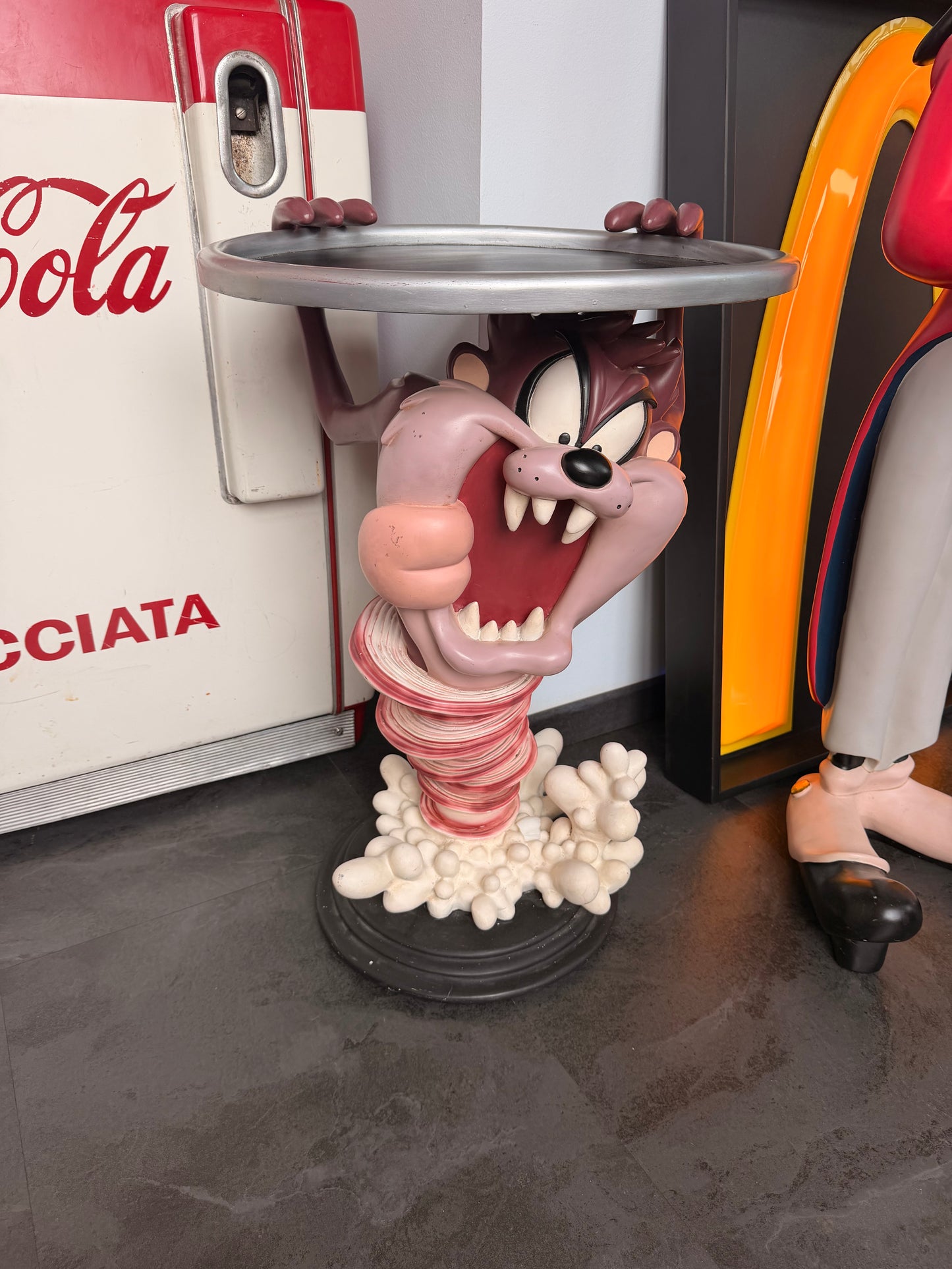 Statua originale Tazz maggiordomo