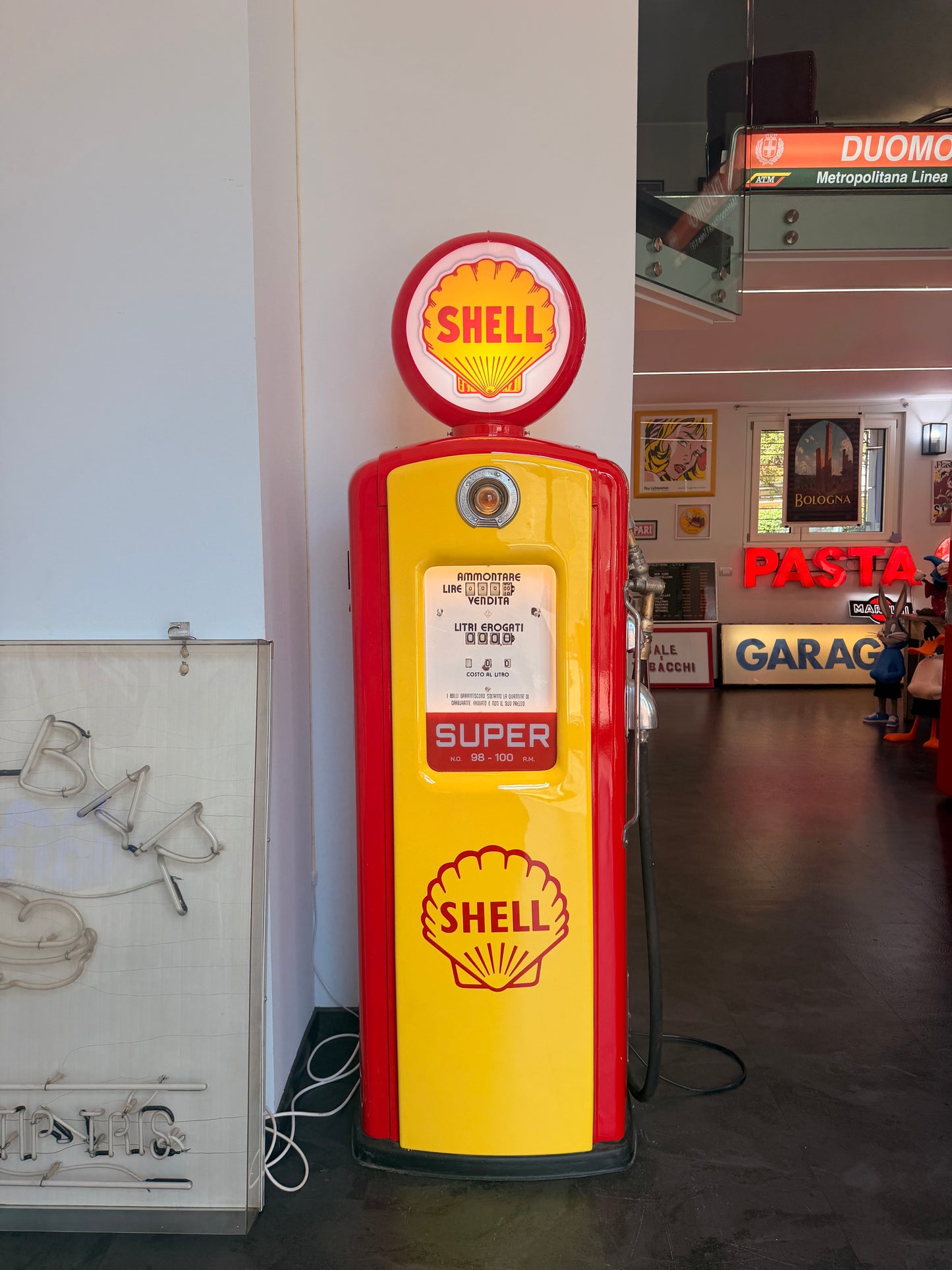 Pompa di benzina Shell