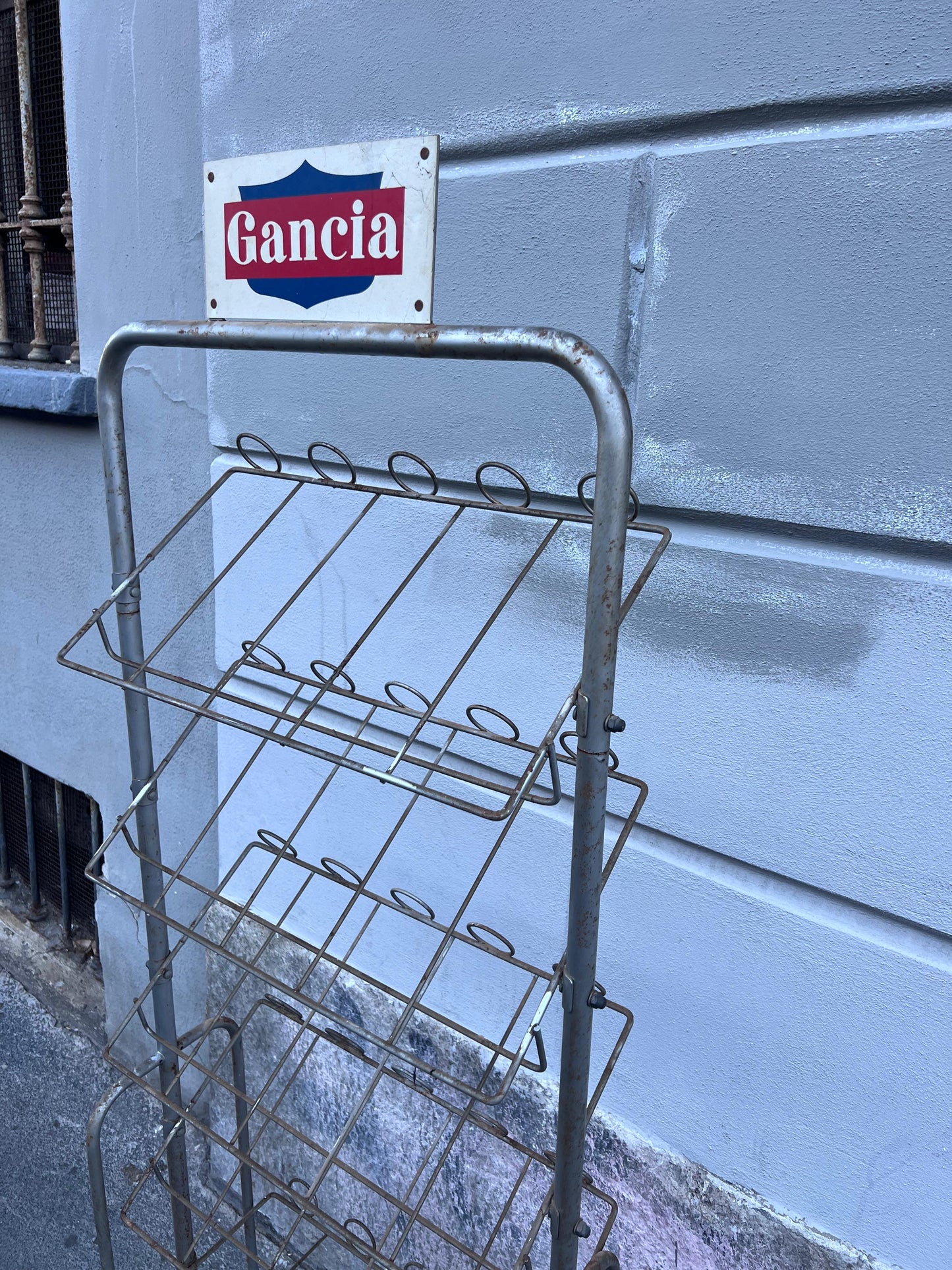 Espositore porta bottiglie cantinetta gancia Torino