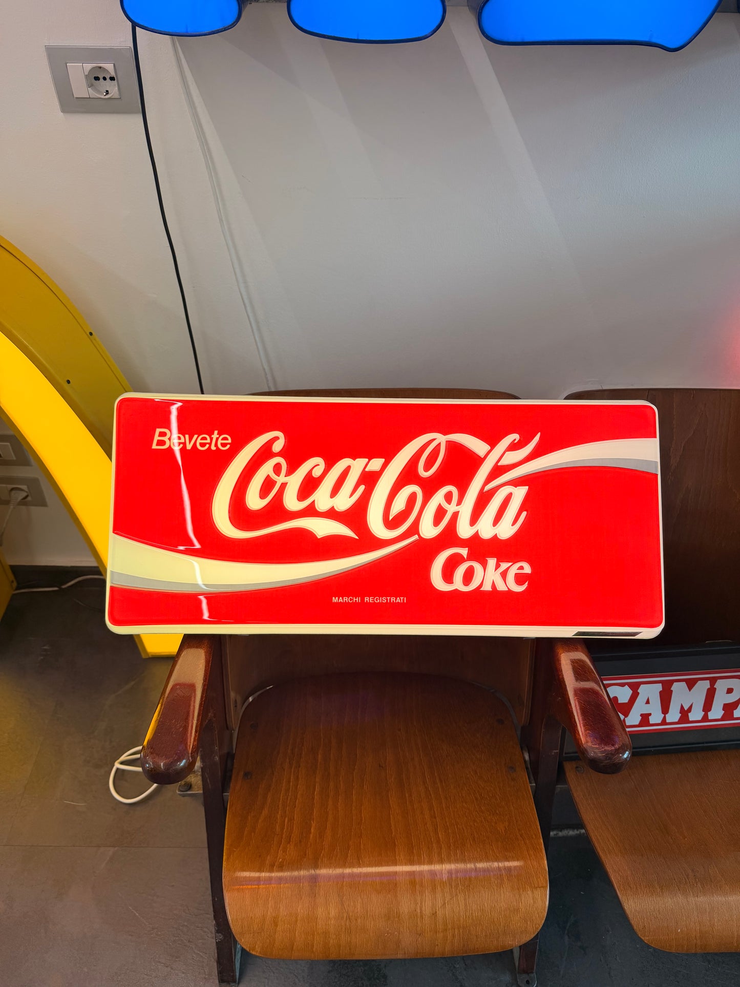 Insegna luminosa termoformata Coca-Cola