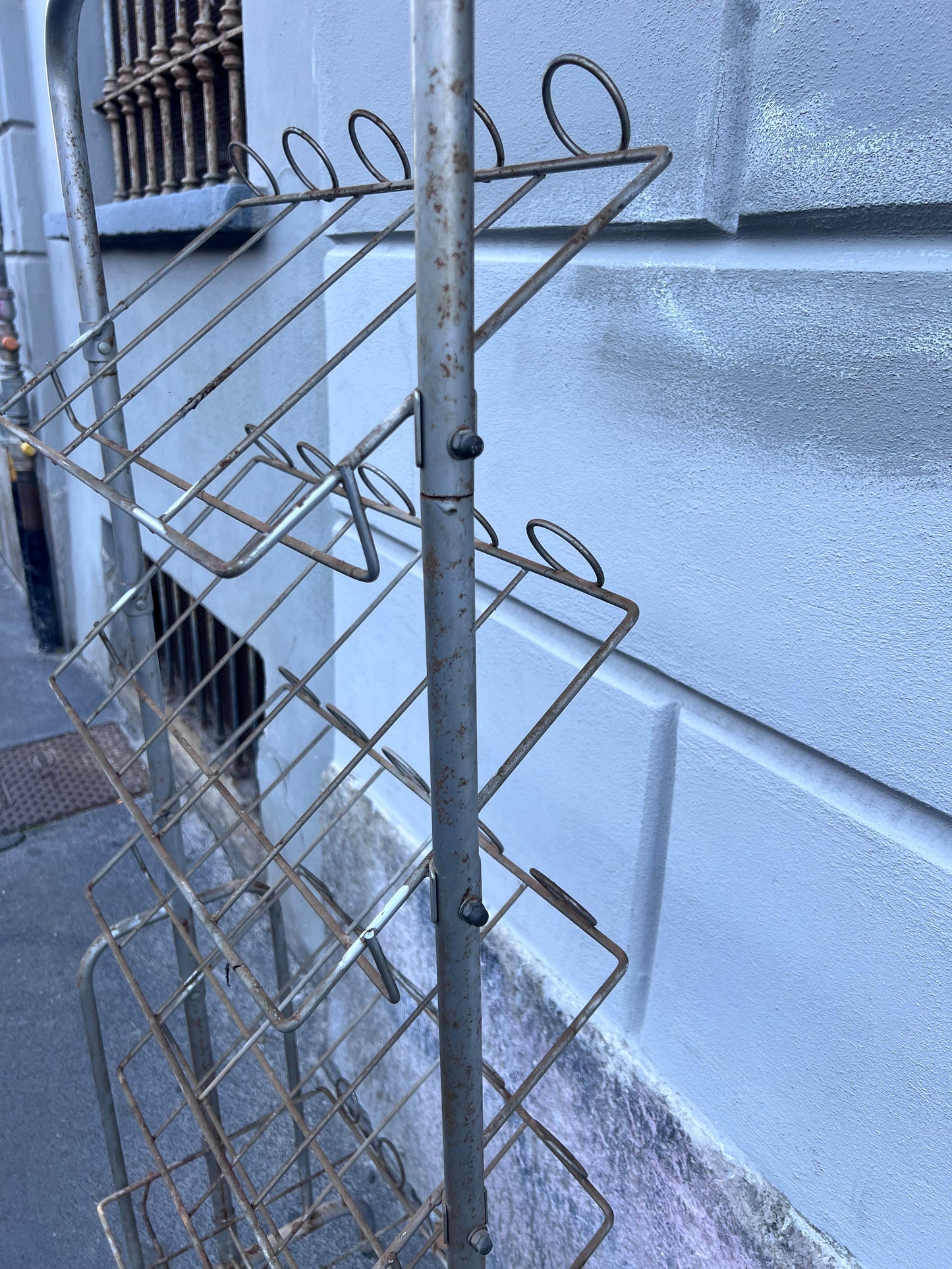 Espositore porta bottiglie cantinetta gancia Torino