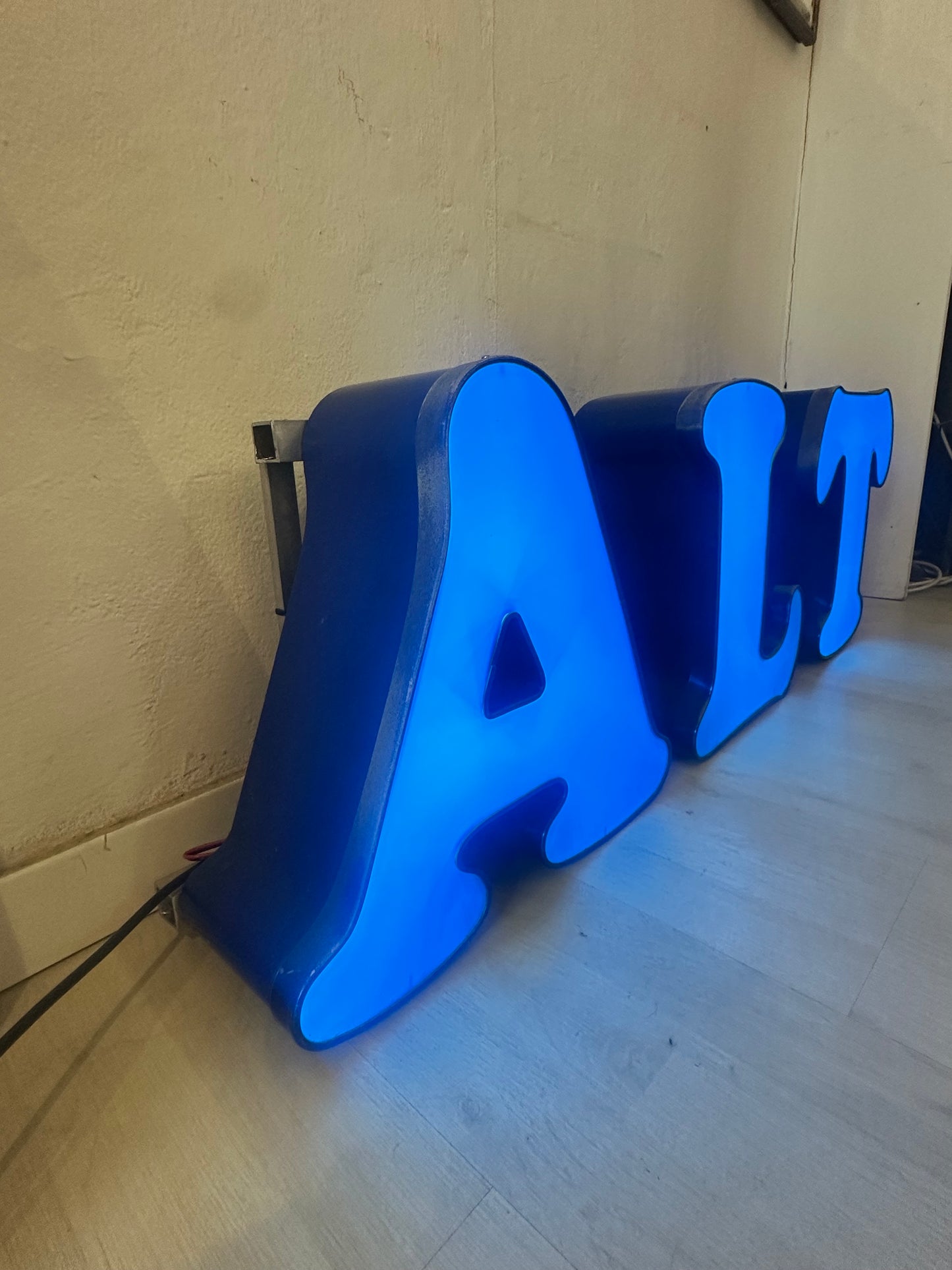 Insegna luminosa originale - Alt