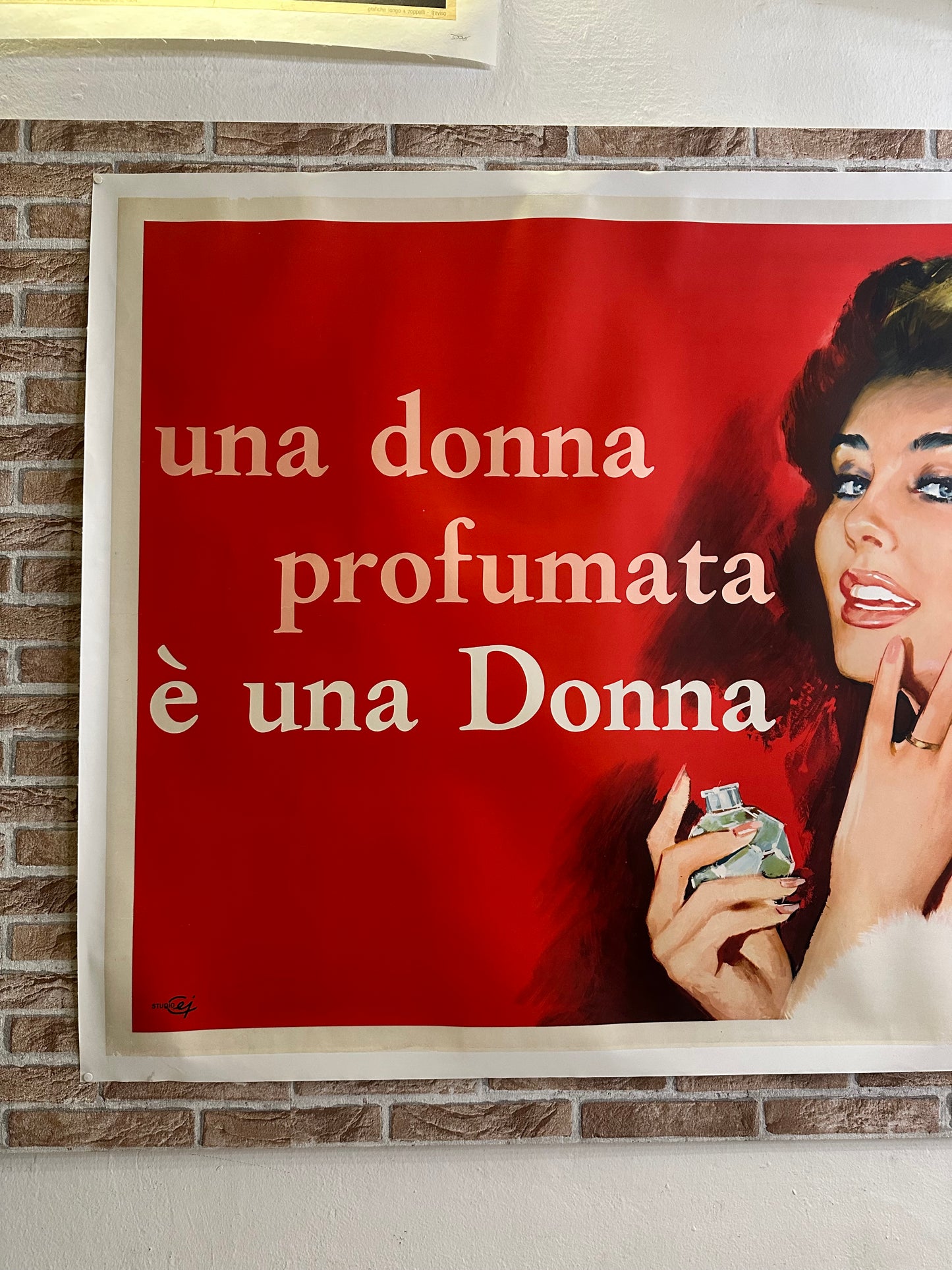Manifesto pubblicitario originale - Una donna profumata è una Donna - Studio Cei