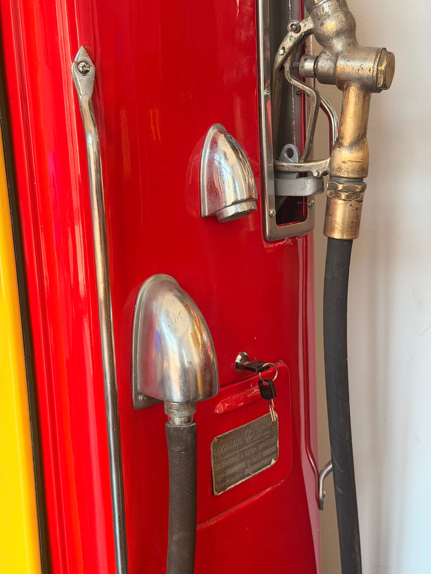 Pompa di benzina Shell