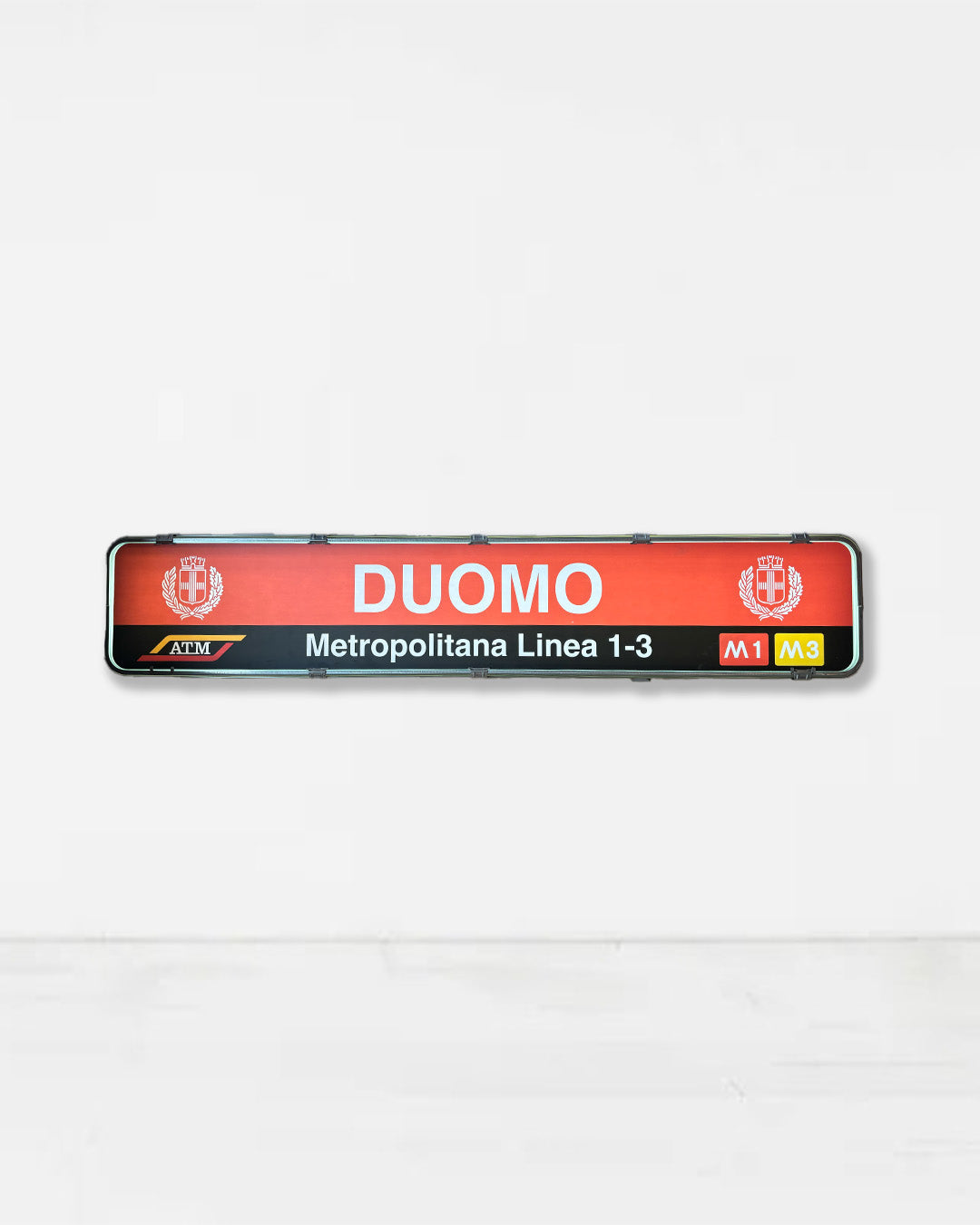 Insegna luminosa - Fermata Metro M1 Duomo