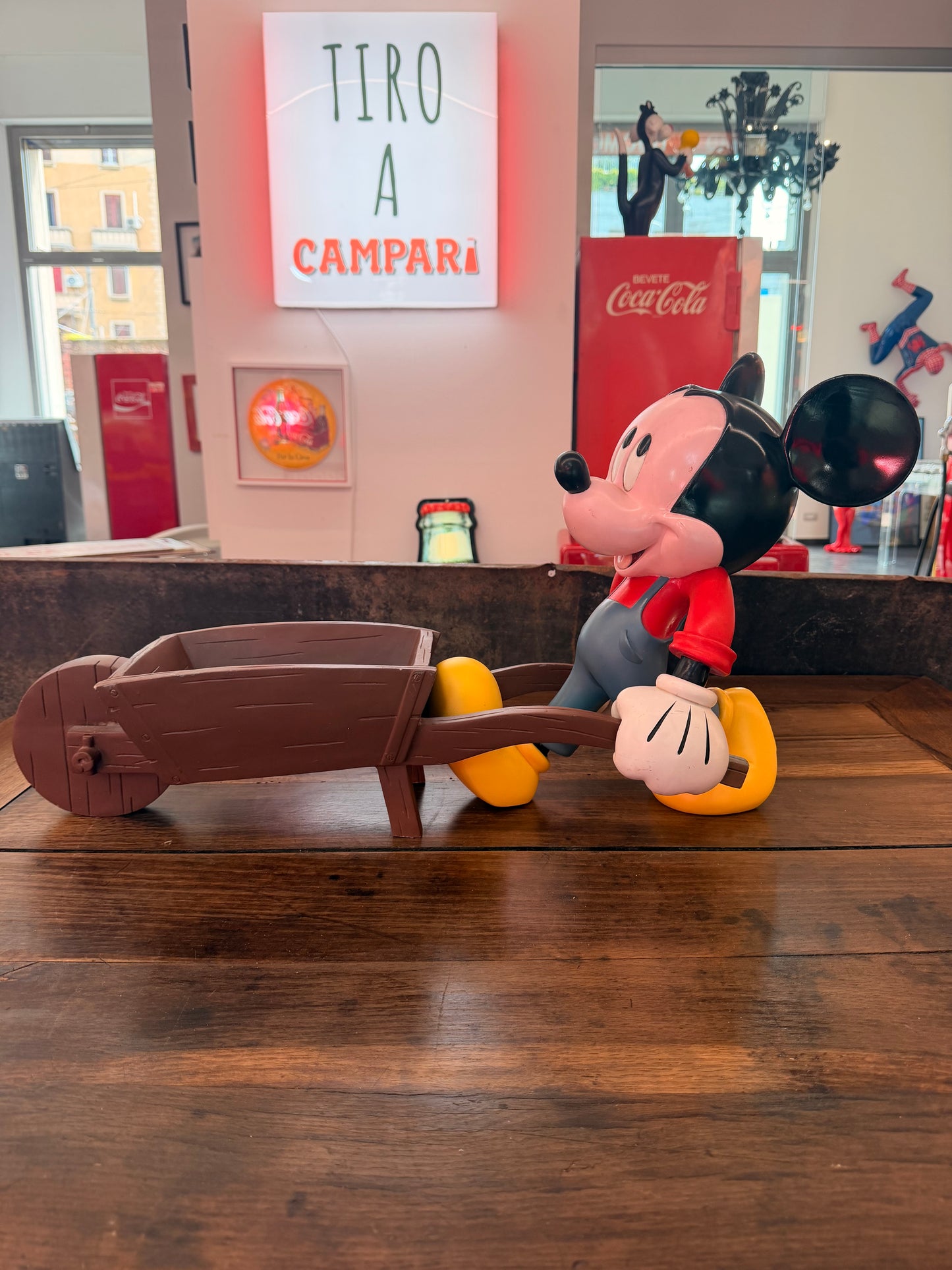 Statua originale Topolino agricoltore