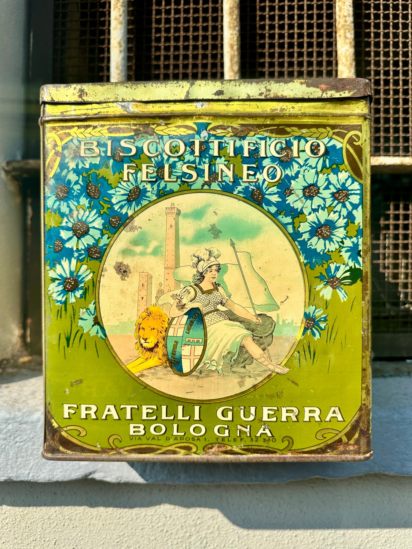 Latta pubblicitaria litografata Fratelli Guerra Bologna