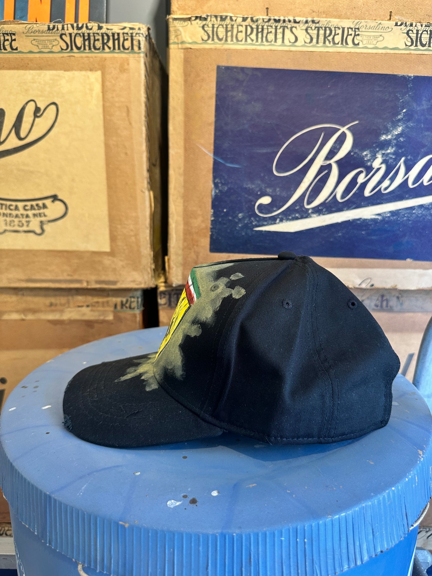 Cappellino disegnato a mano - Ferrari