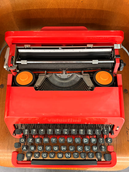 Macchina da scrivere Valentine Olivetti