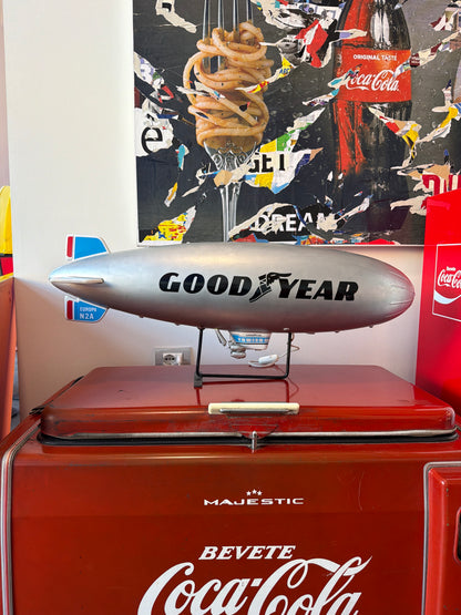 Dirigibile pubblicitario luminoso - Goodyear