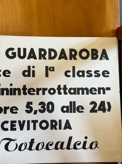 Cartonato pubblicitario - Guardaroba