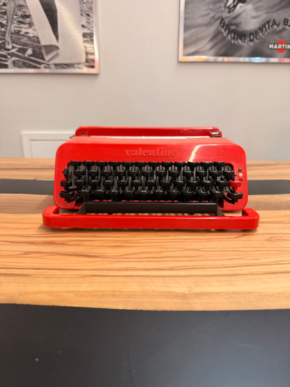 Macchina da scrivere Valentine Olivetti