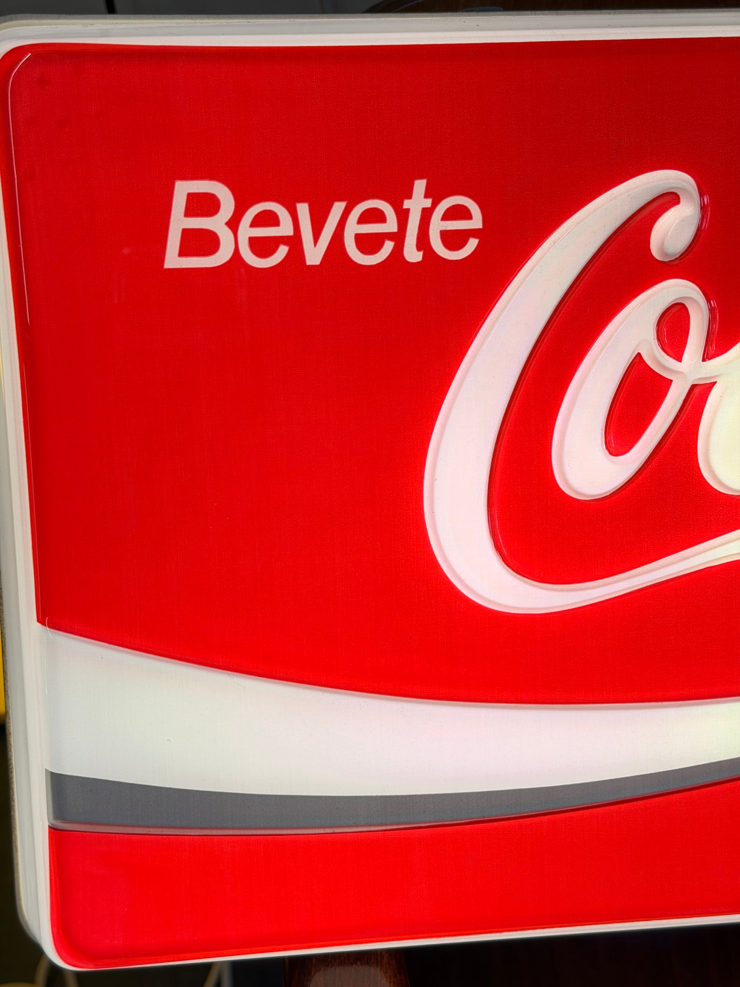 Insegna luminosa termoformata Coca-Cola