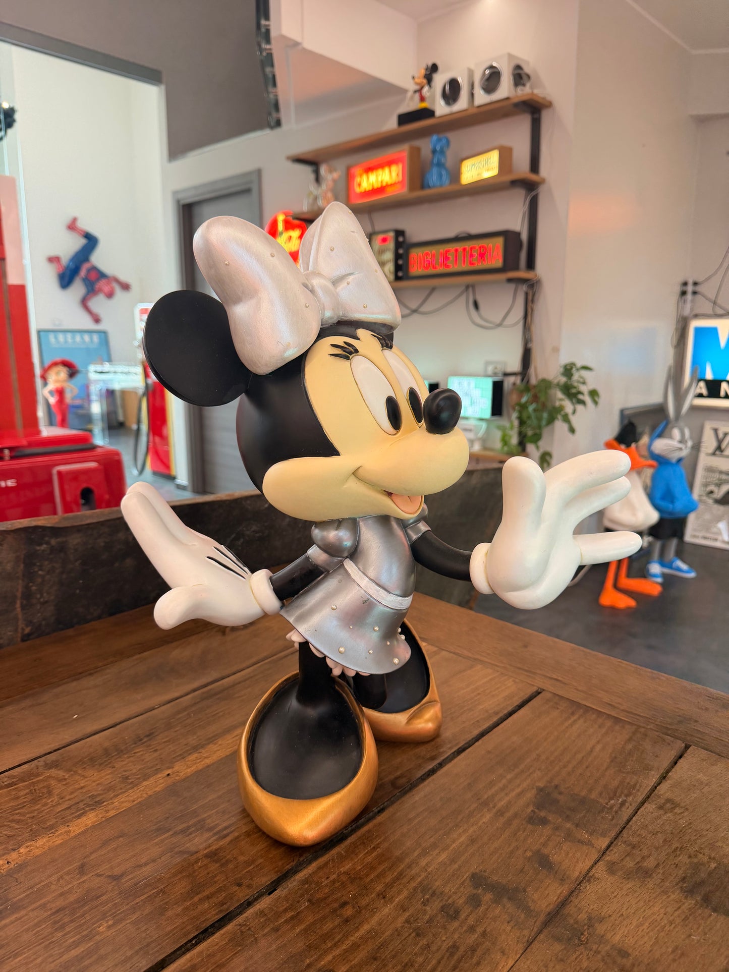 Statua originale Minnie
