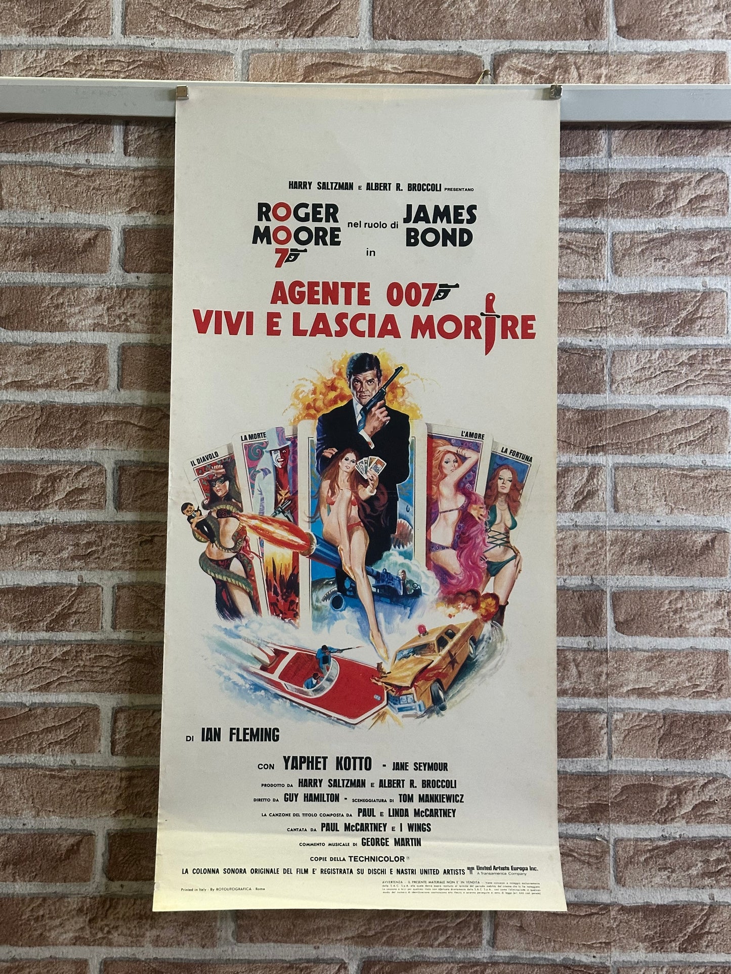 Locandina di cinema - 007 Vivi e lascia morire