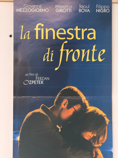 Locandina di cinema - La finestra di fronte (Ferzan Ozpetek)