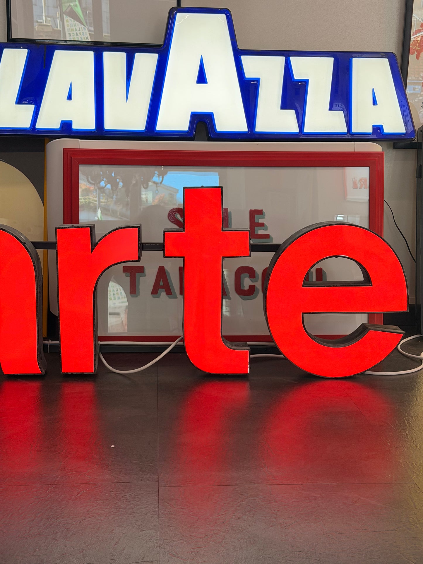 Insegna luminosa - Arte