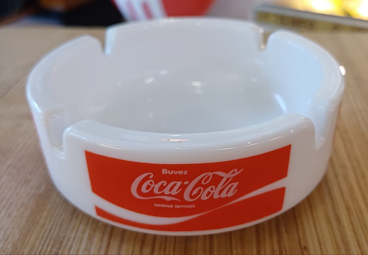 Posacenere pubblicitario originale - Buvez Coca Cola