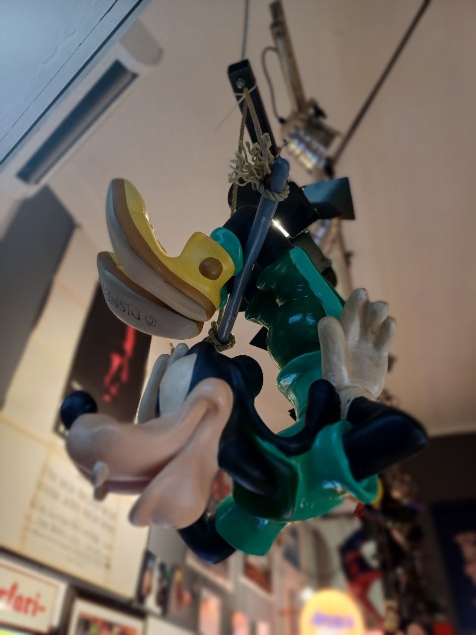 Statue originali - Walt Disney - Pippo trapezista
