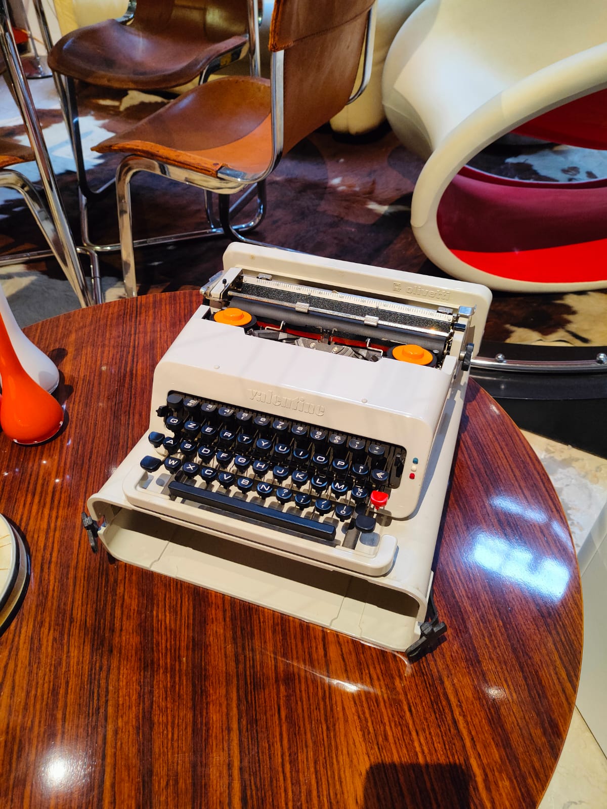 Macchina da scrivere Olivetti Valentine Tortona4Arte