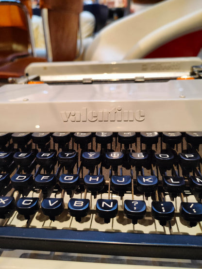 Macchina da scrivere Olivetti Valentine Tortona4Arte